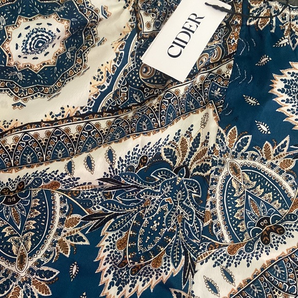 NWT Two Piece set - Picture 4 of 5